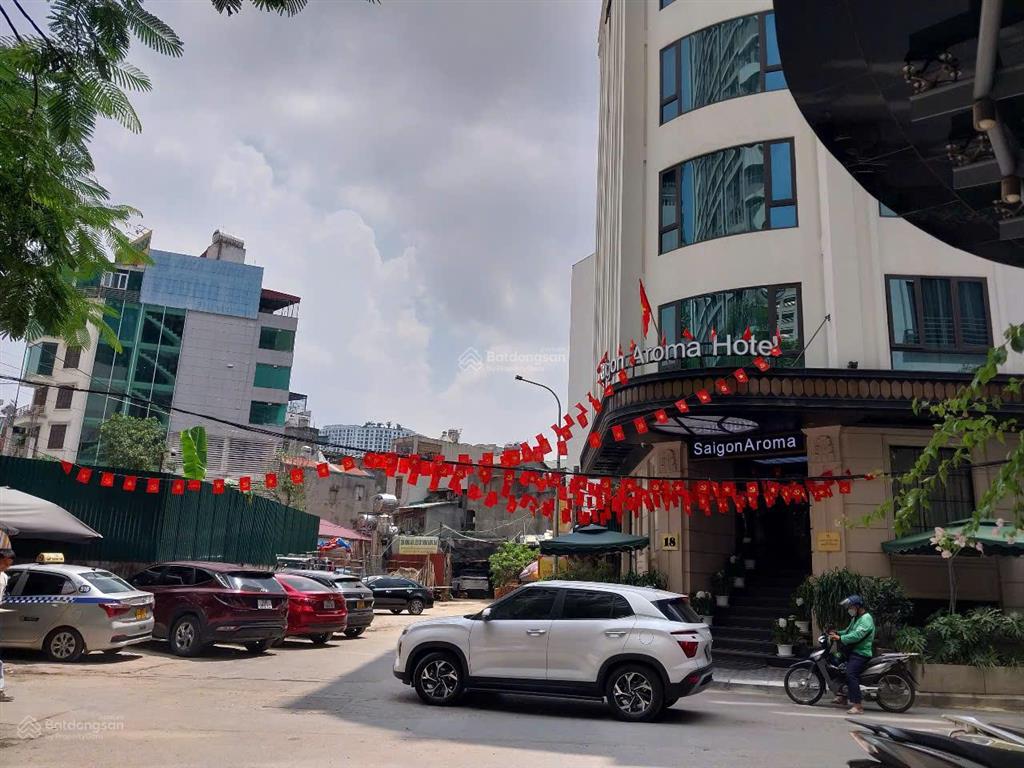 Bán nhà riêng, nguyên căn đường lê văn lương, 30m ra đường lvl, dt 156m2, mt 9m, 46 tỷ. 0981 585 ***