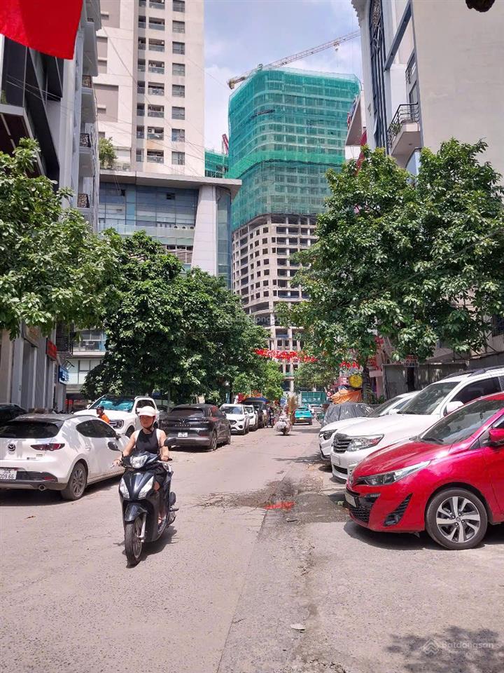 Bán nhà riêng, nguyên căn đường lê văn lương, 30m ra đường lvl, dt 156m2, mt 9m, 46 tỷ. 0981 585 ***
