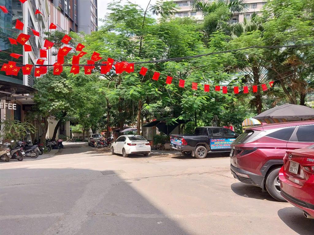 Bán nhà riêng, nguyên căn đường lê văn lương, 30m ra đường lvl, dt 156m2, mt 9m, 46 tỷ. 0981 585 ***