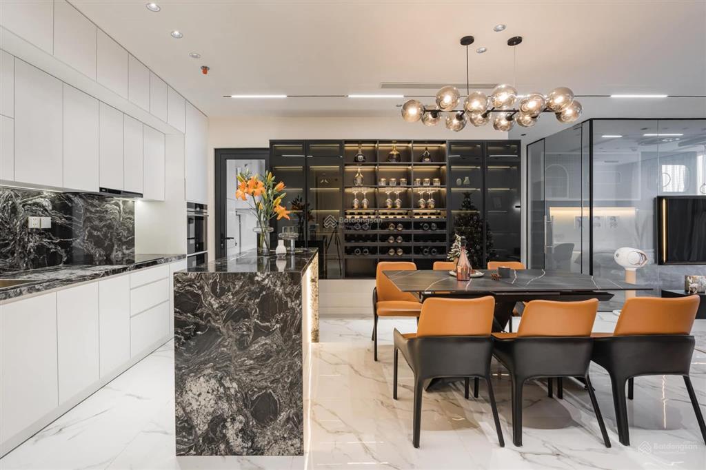 Bán chung cư hong kong tower đống đa  căn góc  dt 110m2  3 ngủ  2wc  giá 11,3 tỷ. 0981 585 ***