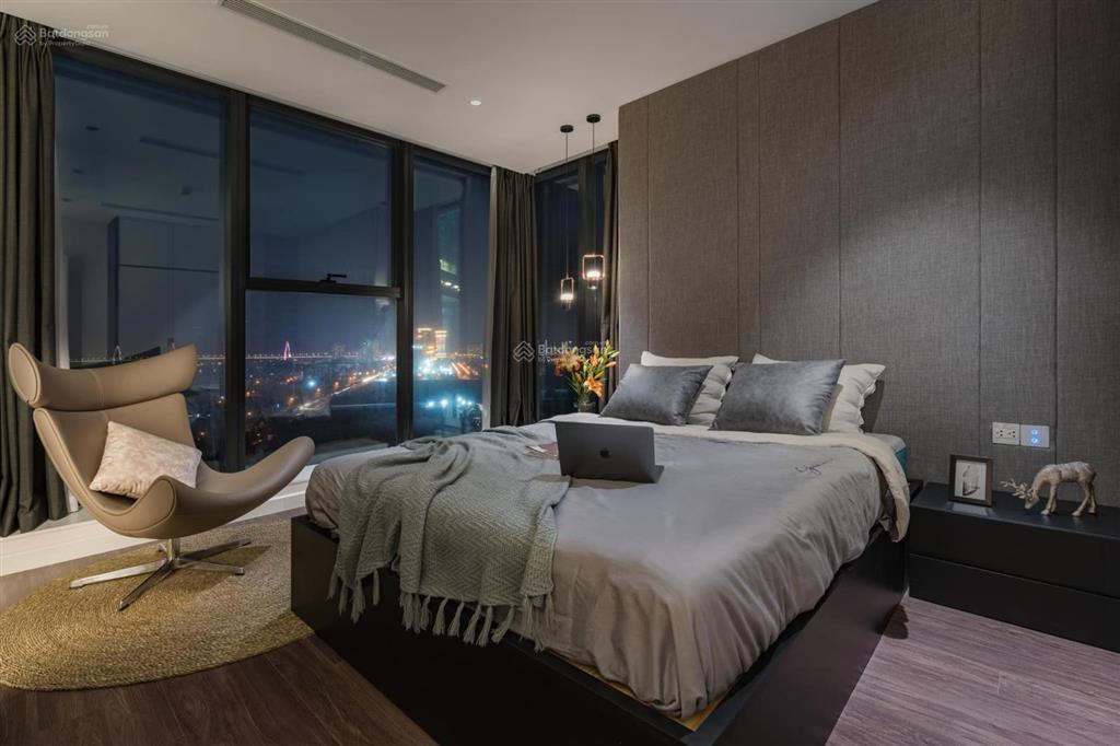 Bán chung cư hong kong tower đống đa  căn góc  dt 110m2  3 ngủ  2wc  giá 11,3 tỷ. 0981 585 ***