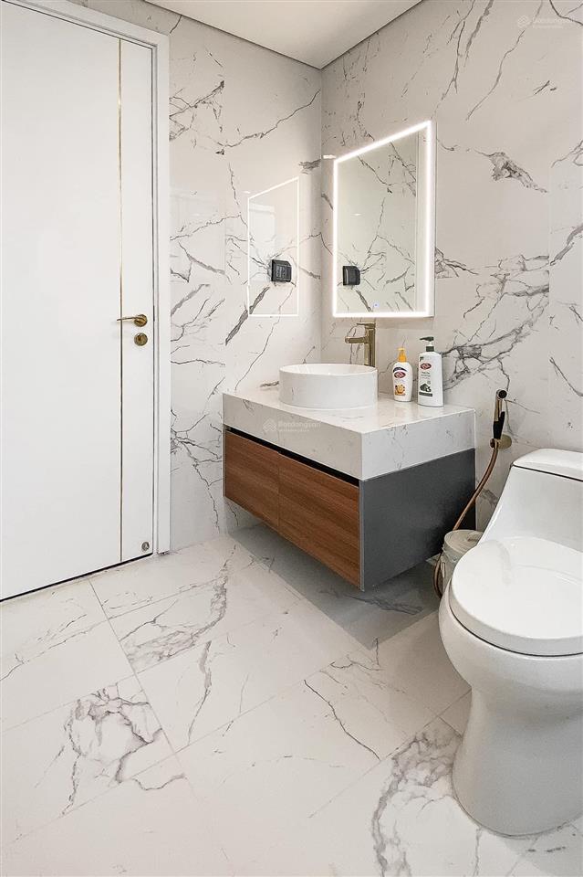Bán chung cư hong kong tower đống đa  căn góc  dt 110m2  3 ngủ  2wc  giá 11,3 tỷ. 0981 585 ***