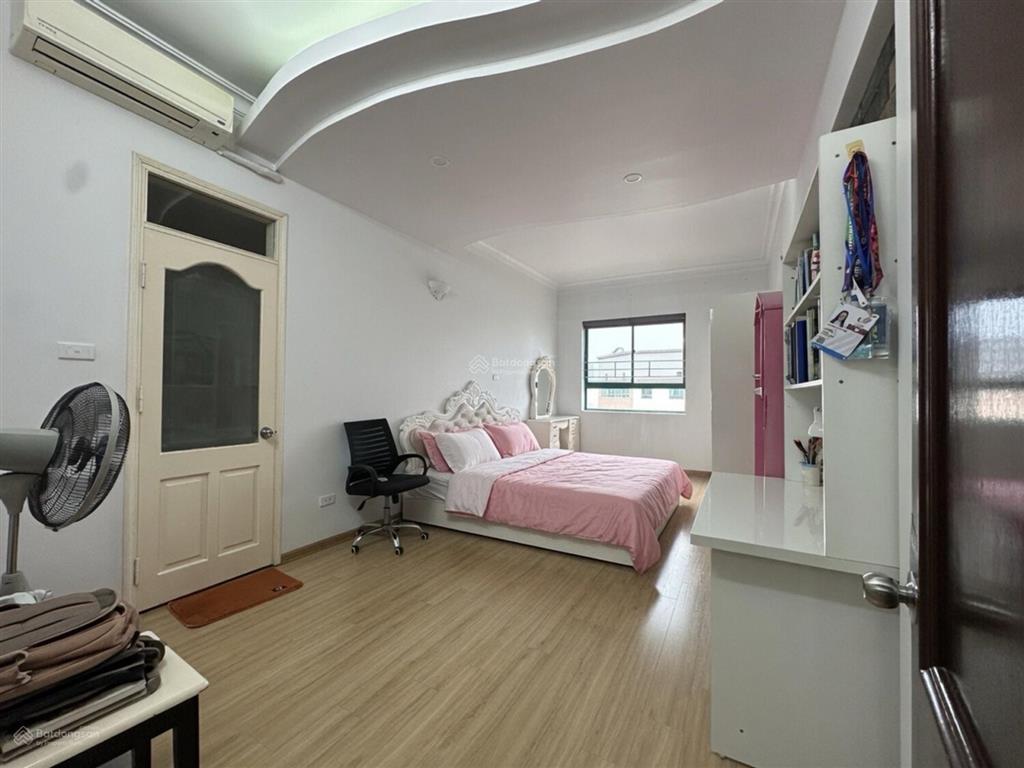 Bán căn hộ chung cư tại đường lê văn lương, dt 102m2, 3pn, 2wc, giá 8,2 tỷ.  0981 585 ***