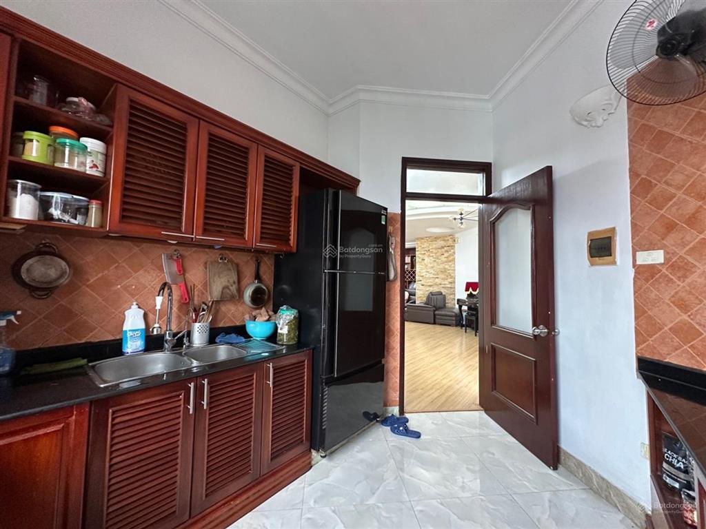 Bán căn hộ chung cư tại đường lê văn lương, dt 102m2, 3pn, 2wc, giá 8,2 tỷ.  0981 585 ***