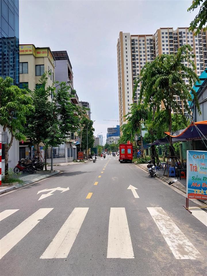 Bán biệt thự hạ đình 214 nguyễn xiển, nhà đẹp mê hồn, lô góc, dt 157m2, 6 tầng, mt 24m, giá 76 tỷ