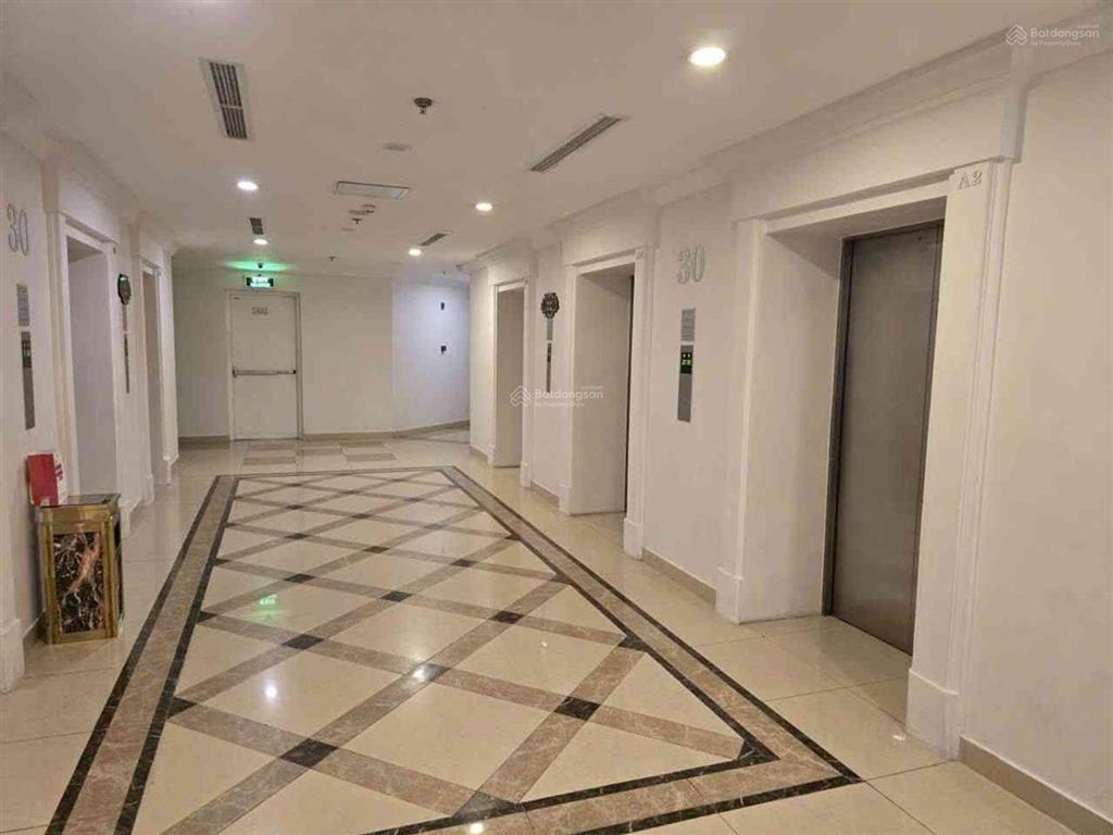 Bán căn hộ chung cư royal city nguyễn trãi thanh xuân, tầng cao, 3ngủ, 2wc, dt 104m2, giá 9.8 tỉ