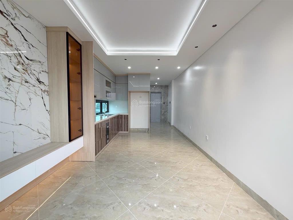 Bán 6 tầng thang máy, vân côn, sơn đồng đại lộ thăng long, 6tỷ, 38m2 pháp lý đầy đủ hướng đông