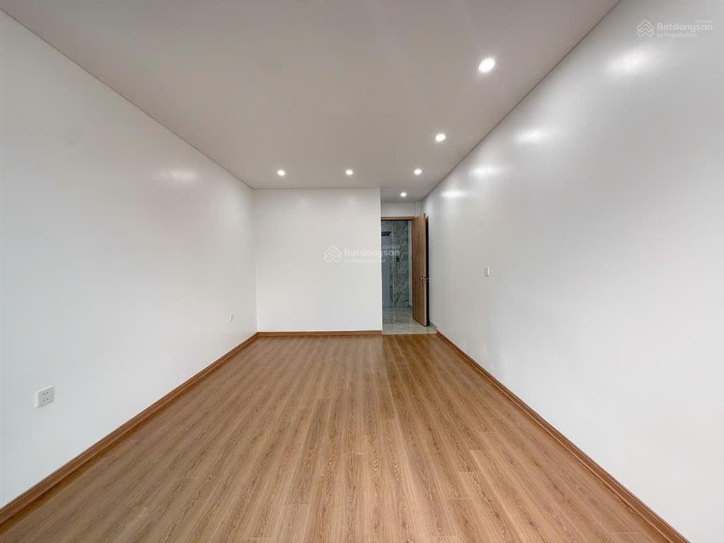 Bán 6 tầng thang máy, vân côn, sơn đồng đại lộ thăng long, 6tỷ, 38m2 pháp lý đầy đủ hướng đông