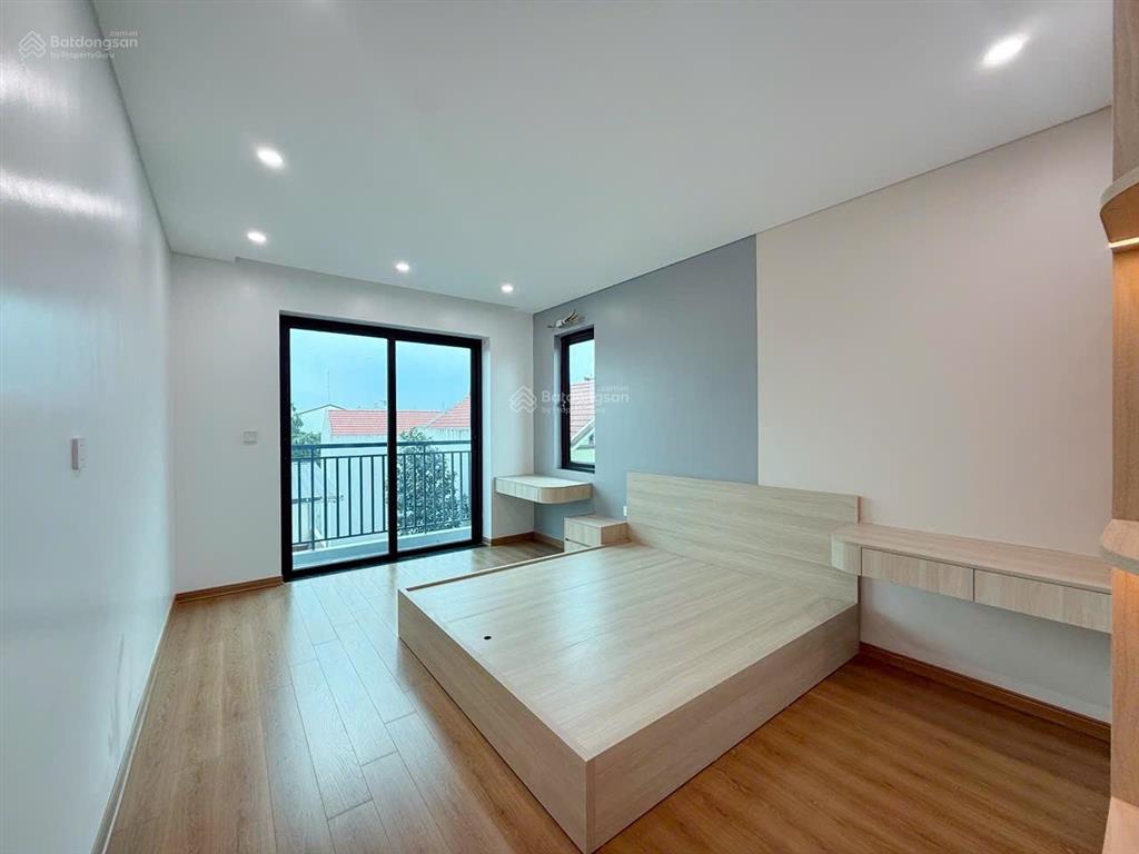 Bán 6 tầng thang máy, vân côn, sơn đồng đại lộ thăng long, 6tỷ, 38m2 pháp lý đầy đủ hướng đông