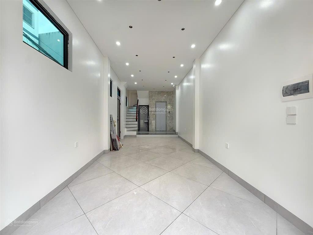 Bán 6 tầng thang máy, vân côn, sơn đồng đại lộ thăng long, 6tỷ, 38m2 pháp lý đầy đủ hướng đông