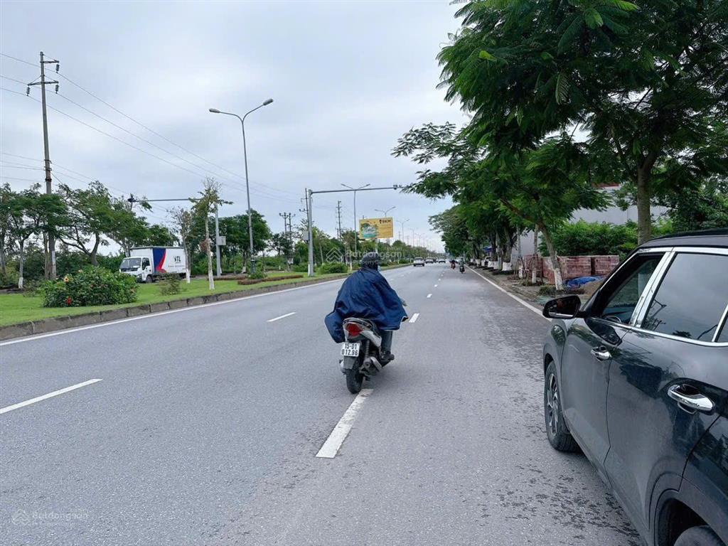 Đất mặt đường (353) phạm văn đồng, dương kinh, hải phòng 110m.