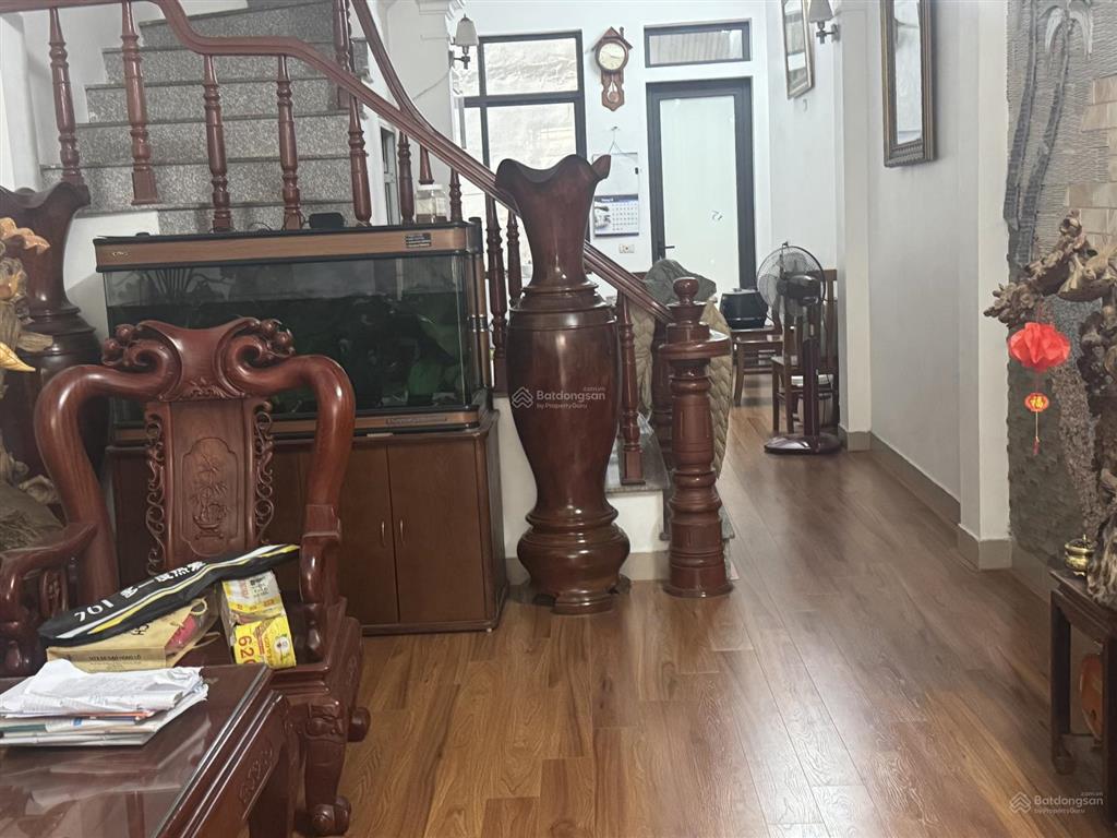Chính chủ tôi muốn bán căn nhà 4 tầng phố hoa lâm việt hưng hà nội nhà tôi tự xây còn mới