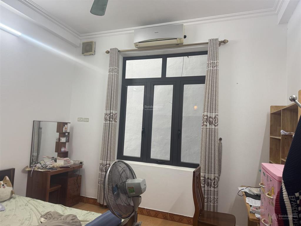 Chính chủ tôi muốn bán căn nhà 4 tầng phố hoa lâm việt hưng hà nội nhà tôi tự xây còn mới