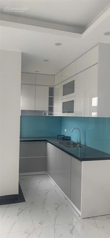 Chính chủ nhờ bán căn nhà tại phố giang biên long biên hà nội diện tích 43m2 nhà 6 tầng thang máy