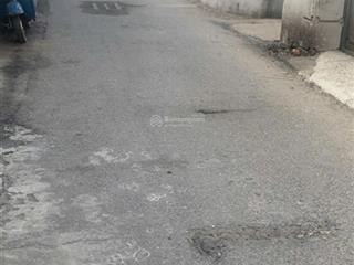 Cháu gái nhờ bán mảnh đất tại ngõ 18 phố kẻ tạnh trên đất có nhà cấp 4 khá đẹp có gác xép sẵn ở l