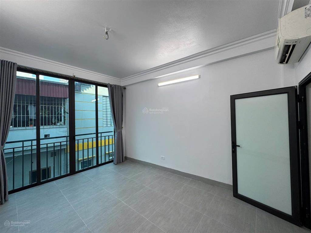 Bán căn nhà lô góc diện tích 62m2 x 5 tầng thang máy dân xây phun nội thất