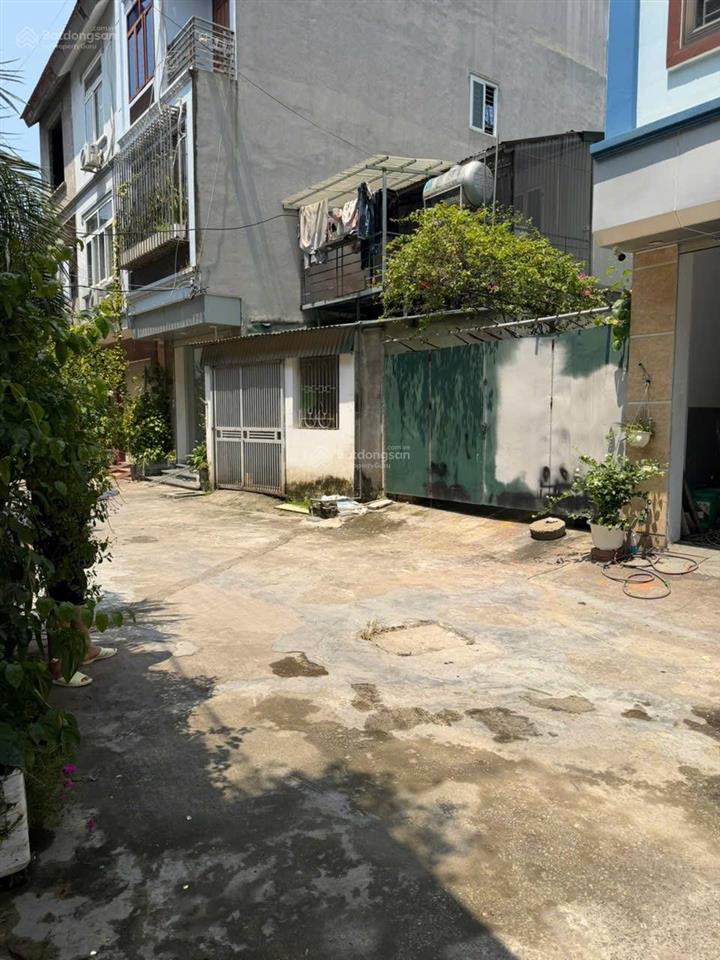 Việt hưng  đất ô tô tránh  đường bàn cờ  sát đường 40m  50m2 mt 4m  10 tỷ hơn chút thôi ạ