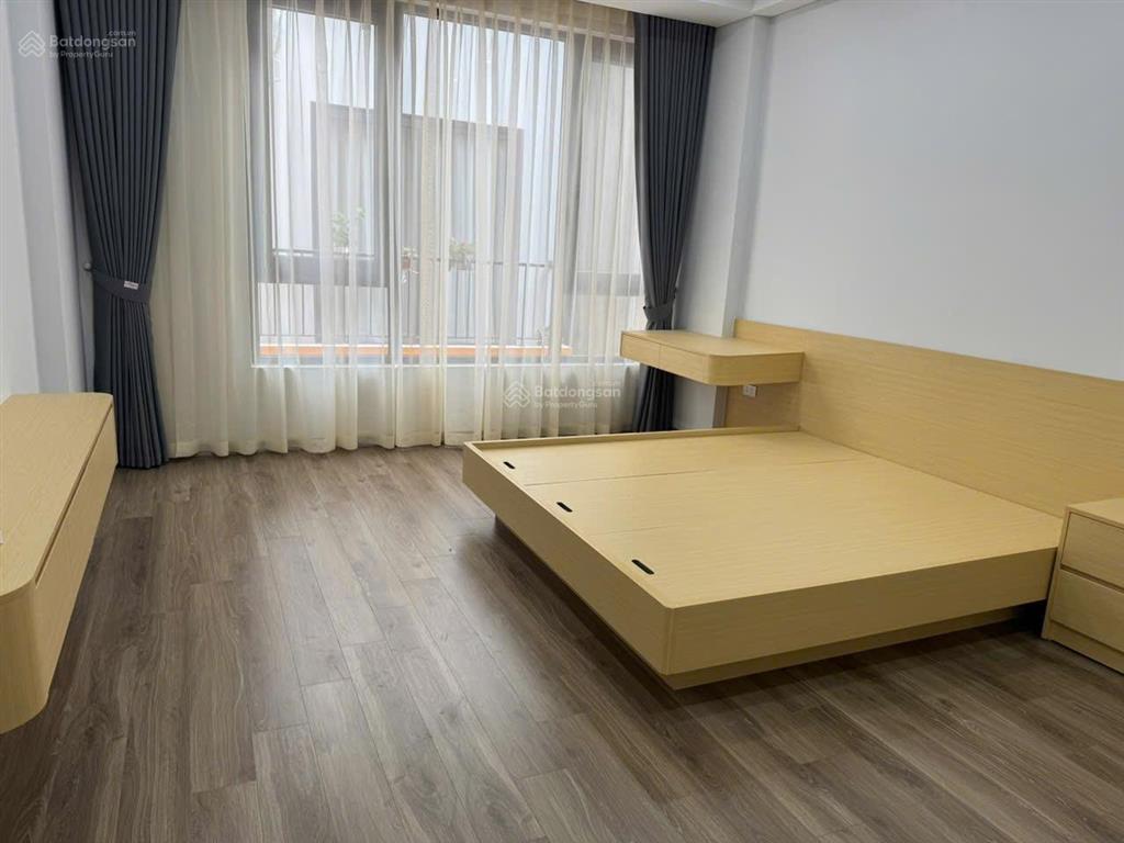 Bán căn nhà phố việt hưng trung tâm việt hưng nội thất đầy đủ giá hợp lý nhất khu vực