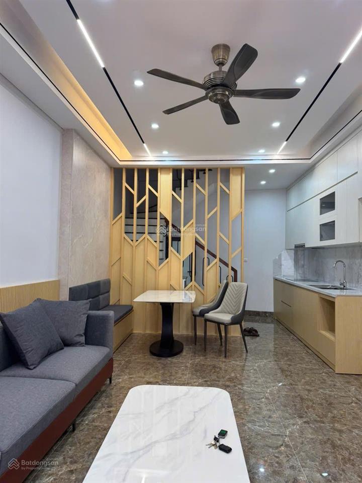 Bán căn nhà phố việt hưng trung tâm việt hưng nội thất đầy đủ giá hợp lý nhất khu vực