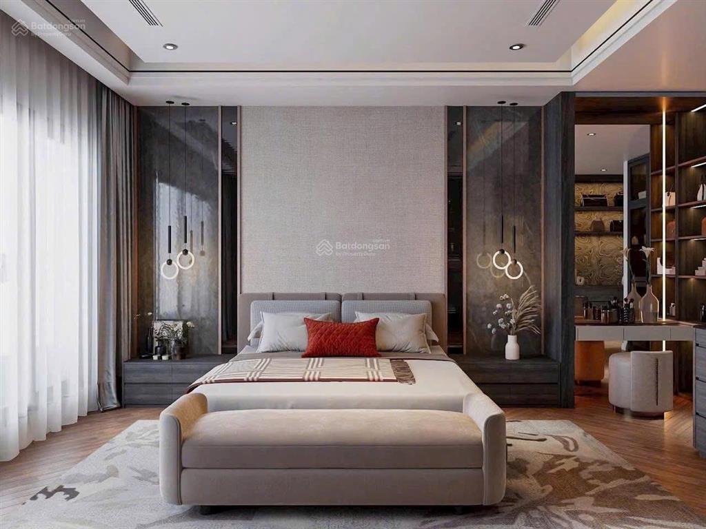 Cần bán căn nhà 6 tầng thang máy phố gia thụy nguyễn văn cừ, ô tô trong nhà, nội thất đầy đủ