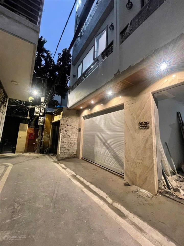 Cần bán căn nhà 6 tầng thang máy phố gia thụy nguyễn văn cừ, ô tô trong nhà, nội thất đầy đủ