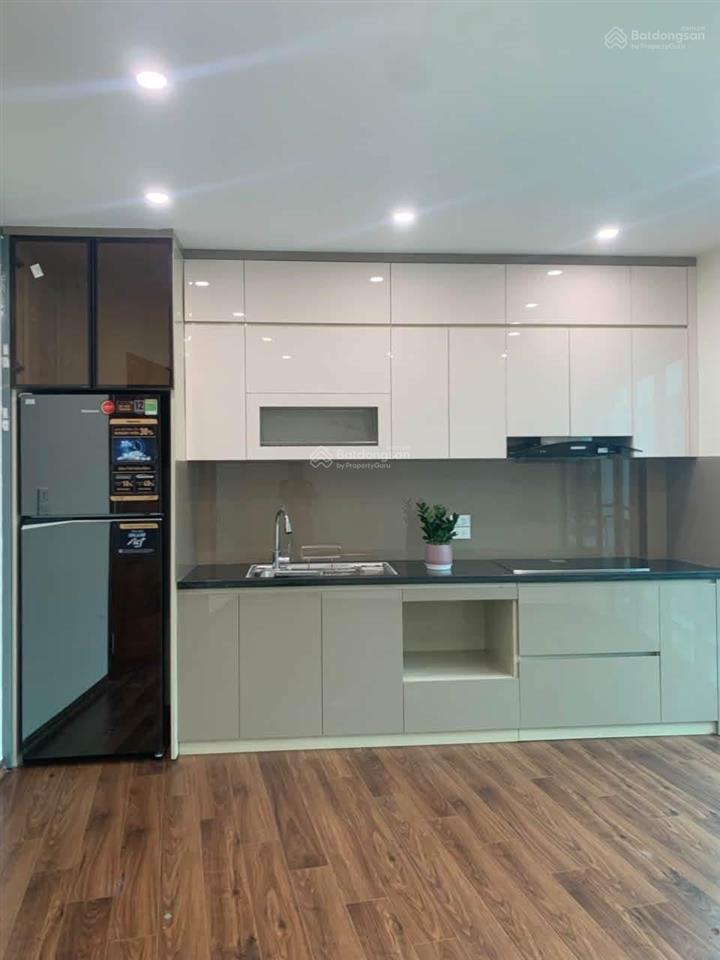 Bán căn nhà 7 tầng thang máy tầng 1 để ô tô để xe máy tầng 2.3.4.5 pn 6 khách bếp 7 phòng thờ