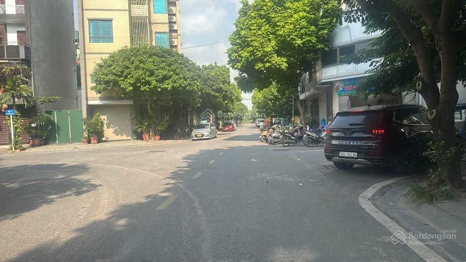 Tôi chính chủ cần bán mảnh đất tại đường thanh am  phố đặng vũ hỷ vị trí vừa ở vừa kd
