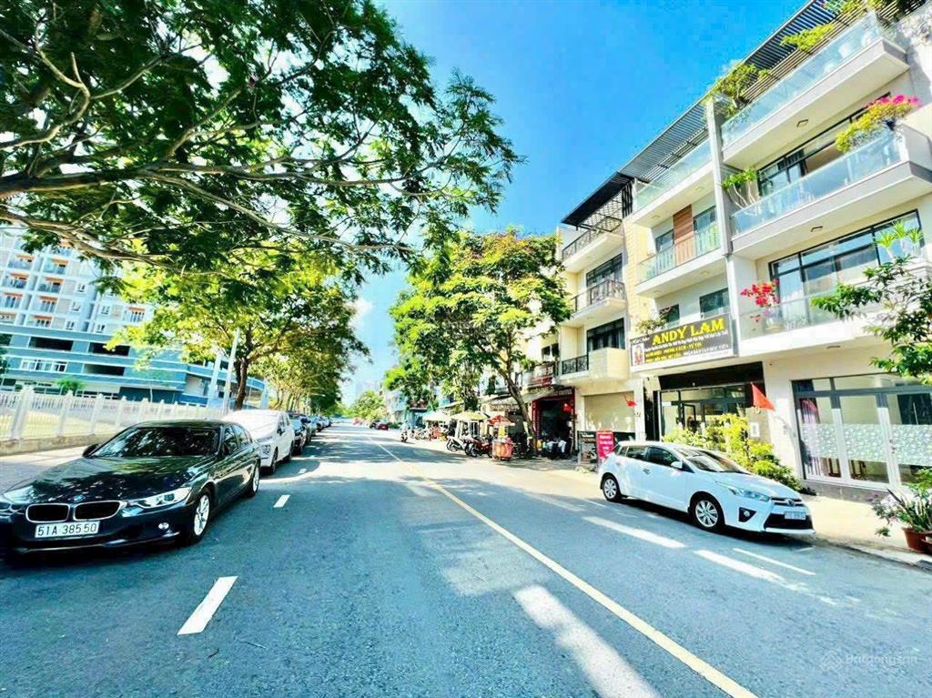 Tôi chính chủ bán nhà phố jamona city q7, dt 5 x 17m, trệt 3 lầu, full nội thất, cho thuê 30 triệu