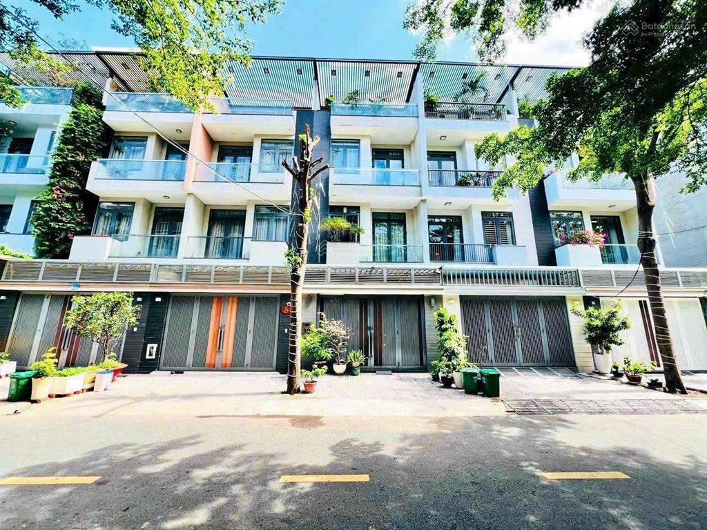 Tôi chính chủ bán nhà phố jamona city q7, dt 5 x 17m, trệt 3 lầu, full nội thất, cho thuê 30 triệu