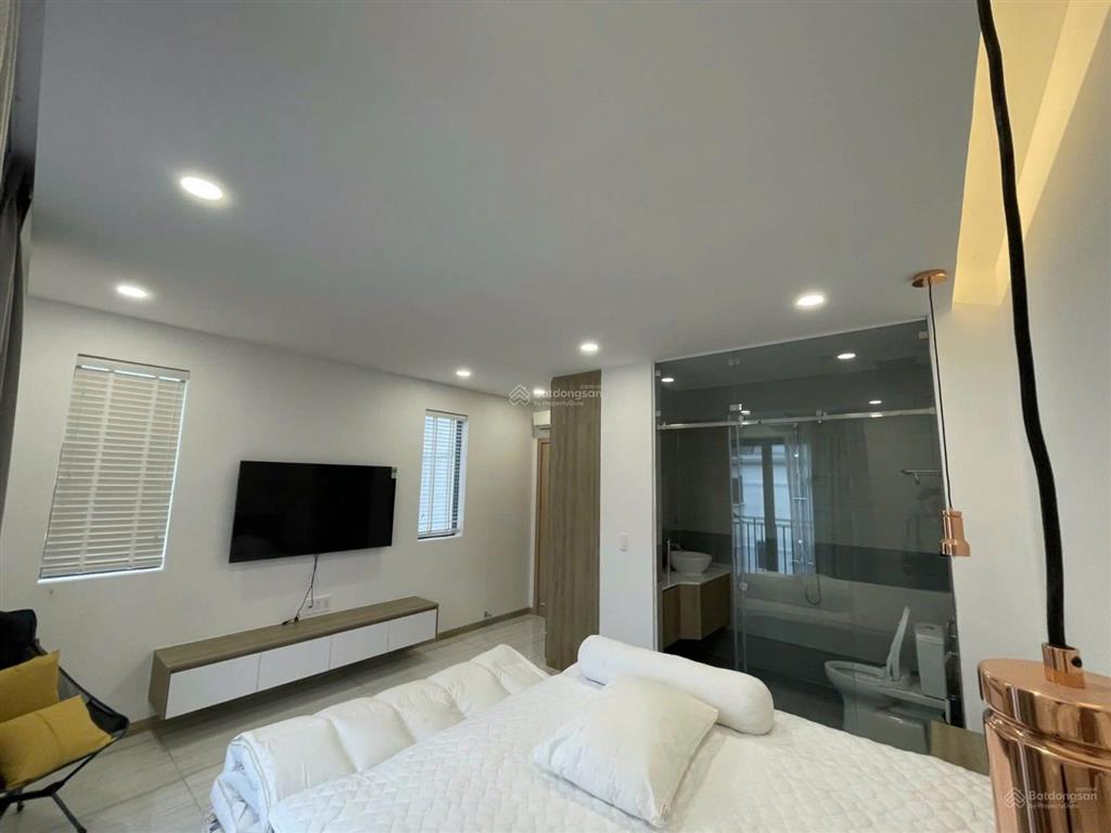 Tôi chính chủ bán gấp nhà phố amelie full nội thất  hoàn thiện thô dt 6 x 20m giá 12 tỷ (miễn mg)