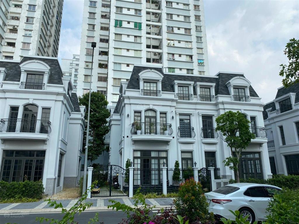 Tôi chính chủ bán gấp nhà phố amelie full nội thất  hoàn thiện thô dt 6 x 20m giá 12 tỷ (miễn mg)