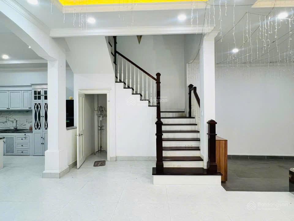 Định cư nước ngoài chính chủ biệt thự liền kề hưng thái phú mỹ hưng  7x18m giá tốt nhất khu 31 tỷ