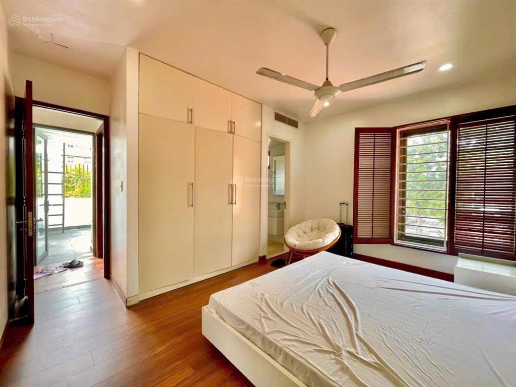 Chính chủ bán lô nhà phố đường đẹp dt 5x18m (90m2), sổ hồng  giá 10 tỷ, phú mỹ ven sông quận 7