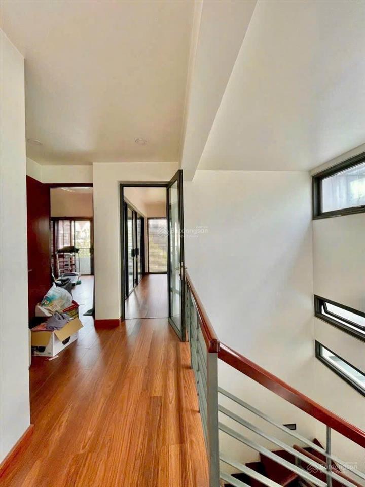 Chính chủ bán lô nhà phố đường đẹp dt 5x18m (90m2), sổ hồng  giá 10 tỷ, phú mỹ ven sông quận 7