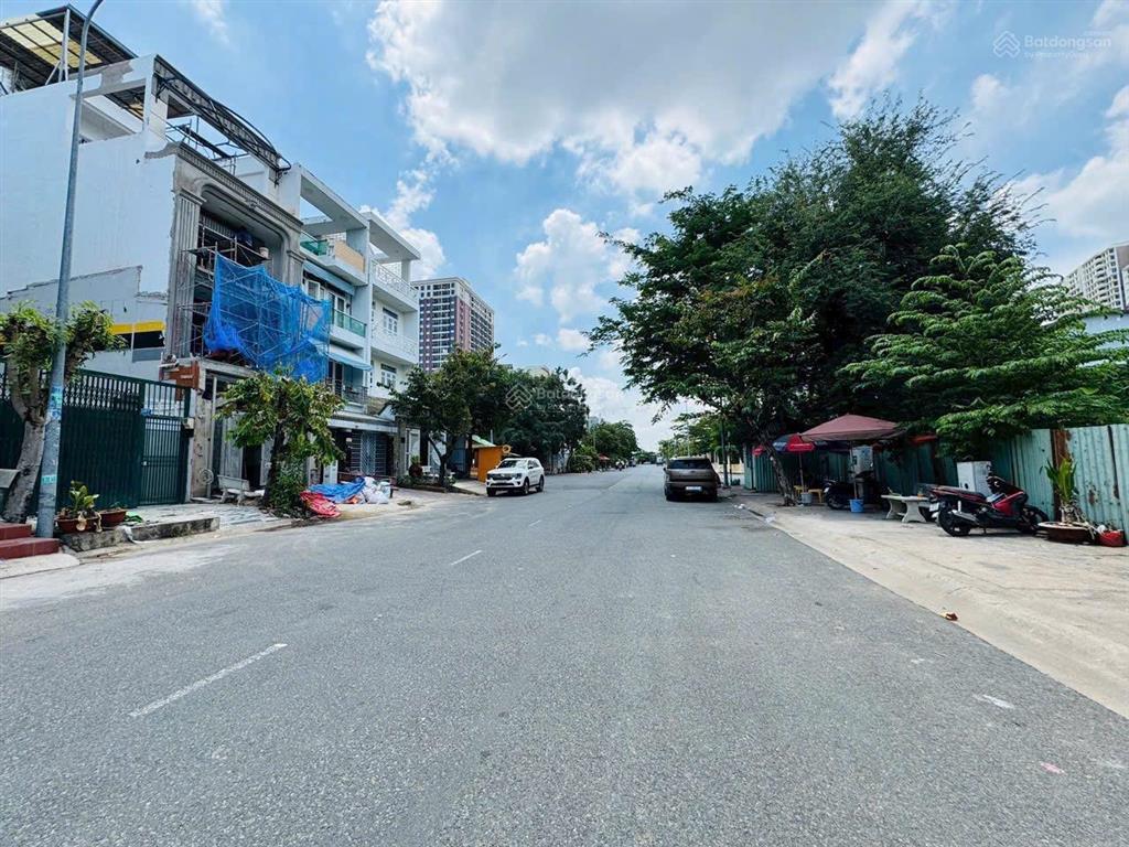 Chính chủ bán lô nhà phố đường đẹp dt 5x18m (90m2), sổ hồng  giá 10 tỷ, phú mỹ ven sông quận 7