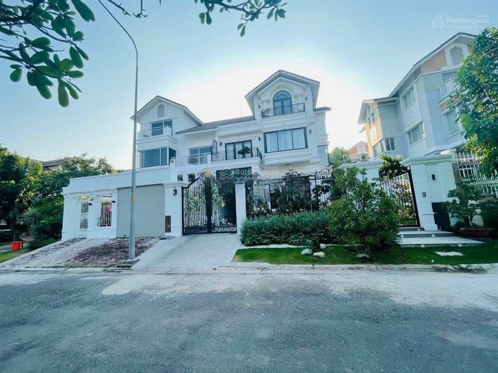 Tôi chính chủ bán gấp biệt thự nam phú villas q. 7, view sông q. 7, 12x24m cần thanh khoản 33.5 tỷ