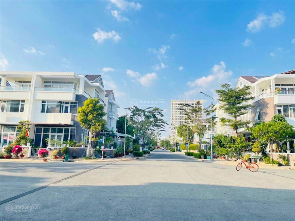 Định cư nước ngoài  chính chủ bán gấp biệt thự & nhà phố jamona q.7, dt 7x20m & 5x19m, giá 15 tỷ