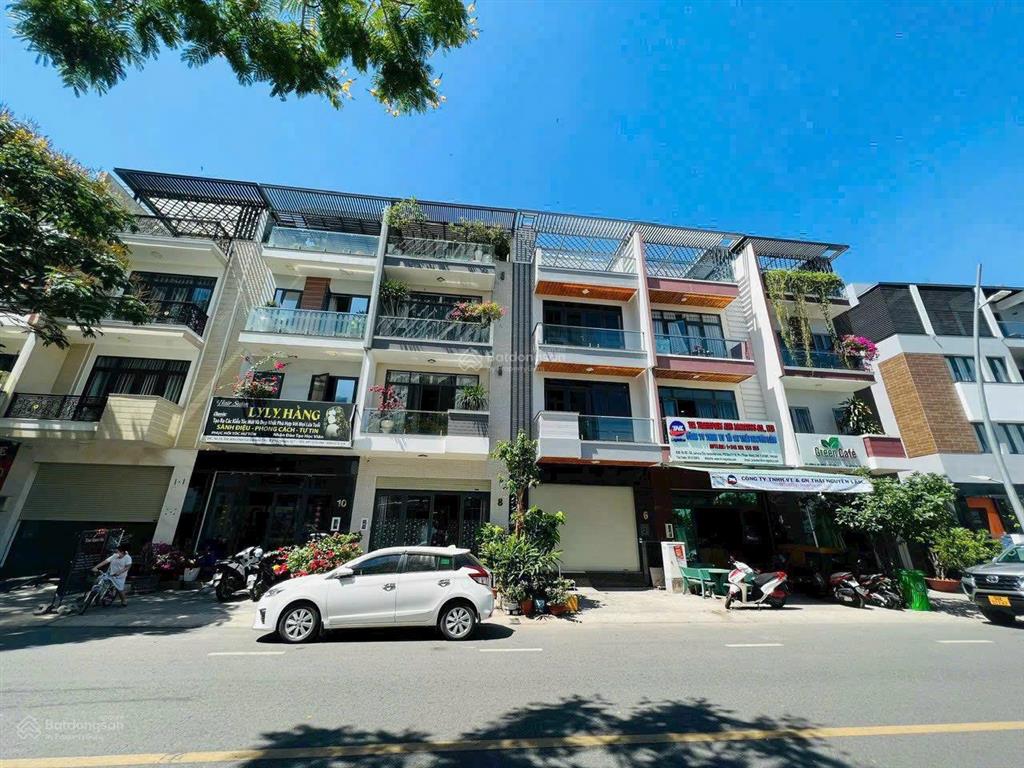 Bán gấp căn nhà phố kinh doanh đường d4  dt 5x21m 3 lầu  đường 20m dự án jamona city quận 7