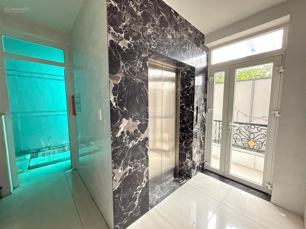 Kẹt tiền tôi chính chủ bán gấp giảm 8 tỷ  nhà phố căn góc 7.5x20m & 2 mặt tiền kdc him lam q. 7
