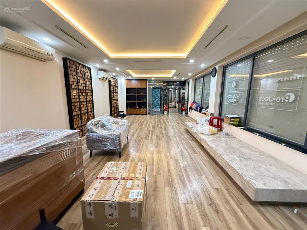 Kẹt tiền tôi chính chủ bán gấp giảm 8 tỷ  nhà phố căn góc 7.5x20m & 2 mặt tiền kdc him lam q. 7
