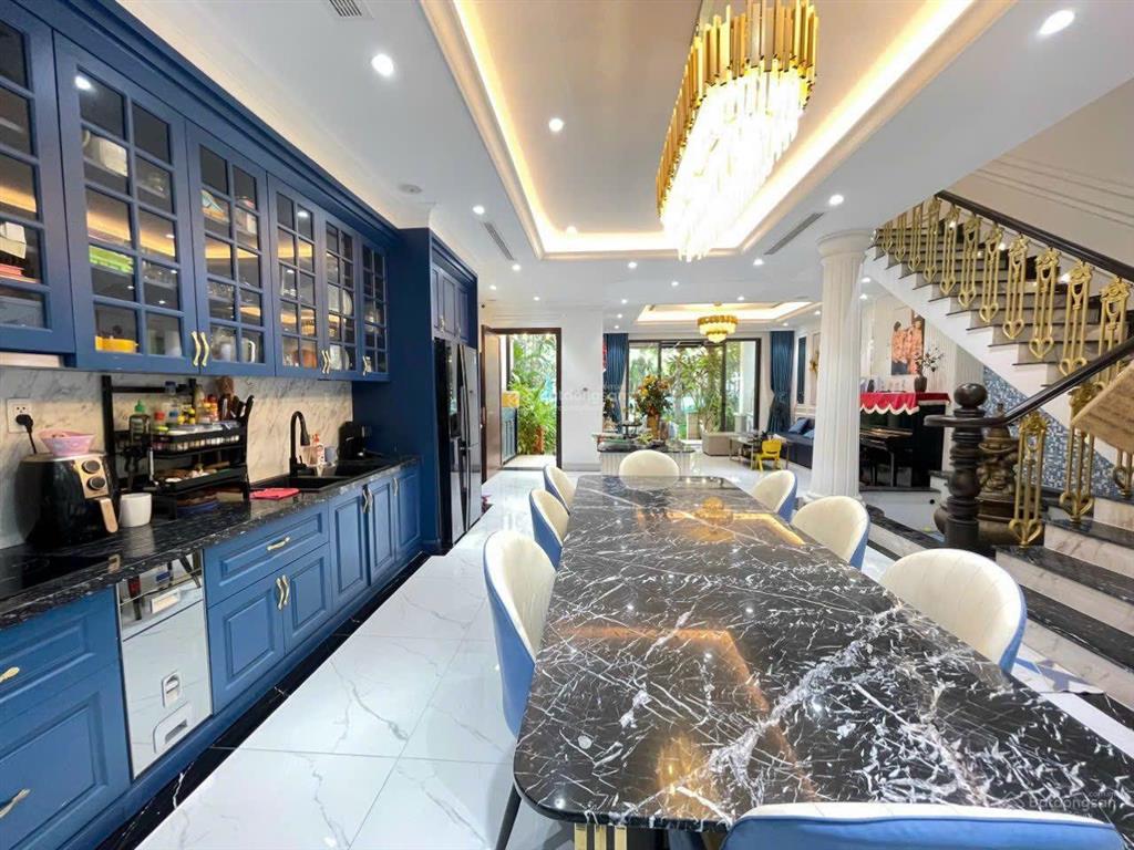 Hàng ngộp chính chủ bán mặt tiền nhà phố dt 6 x 22m (132m2)  giá 17 tỷ, phú mỹ vạn phát hưng q.7