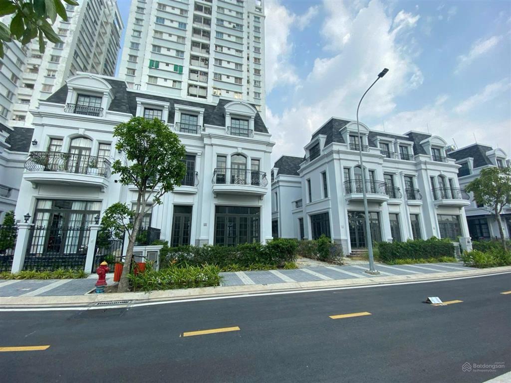 Hàng hiếm bán gấp chính chủ biệt thự amelie phú mỹ hưng  diện tích 10x20m giá 19 tỷ, có sổ hồng