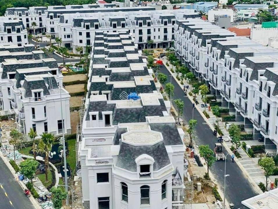 Hàng hiếm bán gấp chính chủ biệt thự amelie phú mỹ hưng  diện tích 10x20m giá 19 tỷ, có sổ hồng
