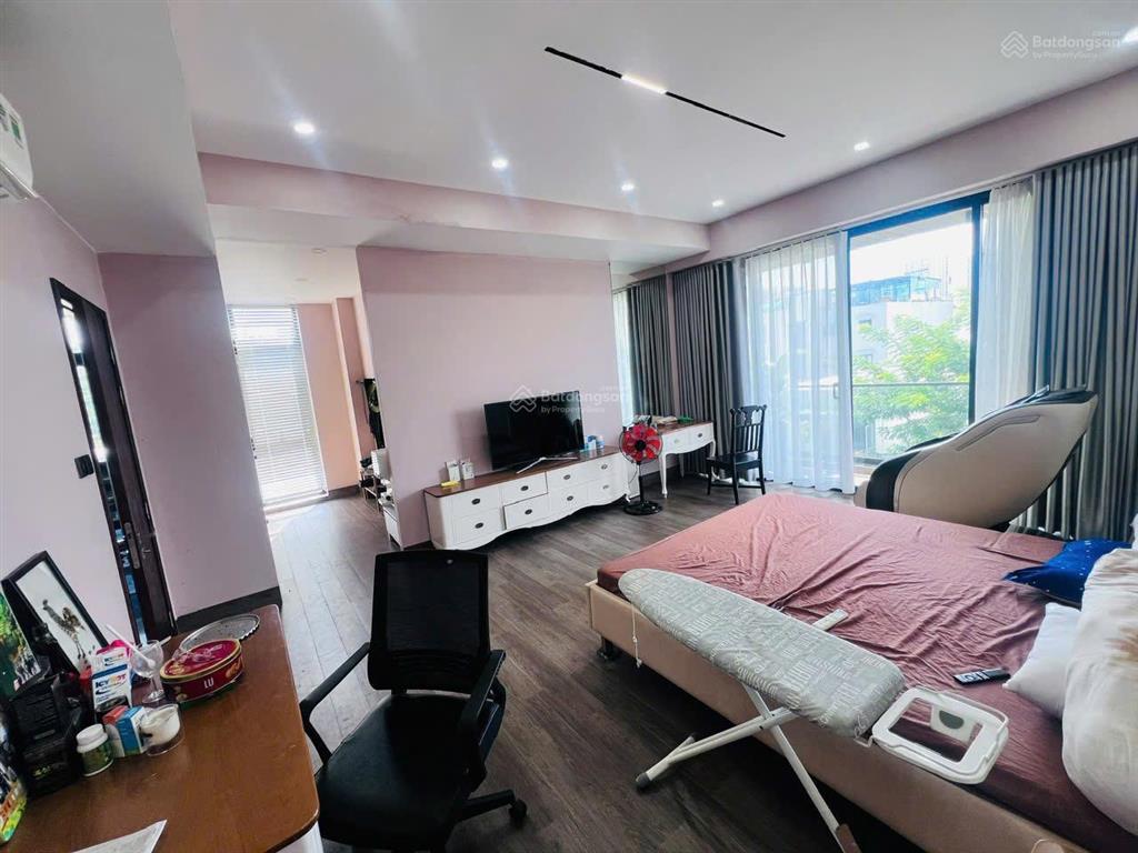 Chính chủ bán biệt thự kdc ven sông phú mỹ đẹp đường lớn 20m, full nội thất cao cấp, sổ hồng riêng