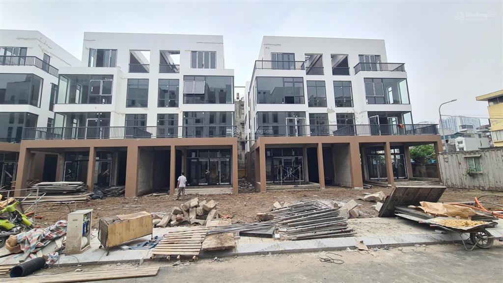Bán nhà liền kề dự án phố lạc trung, xây 5 tầng 1 tum, oto đỗ cửa, nhận nhà mới về ở luôn