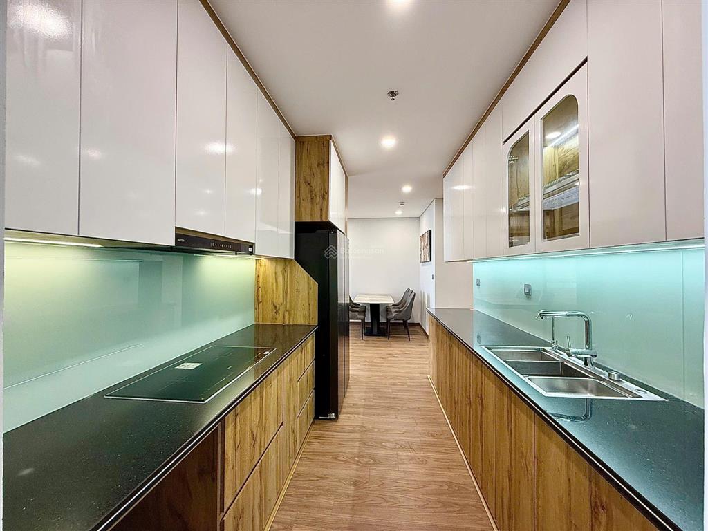 Chuyển nhà cần bán căn 3pn 101m không đối rác, tầng cao đẹp, bán nhanh để giá tốt