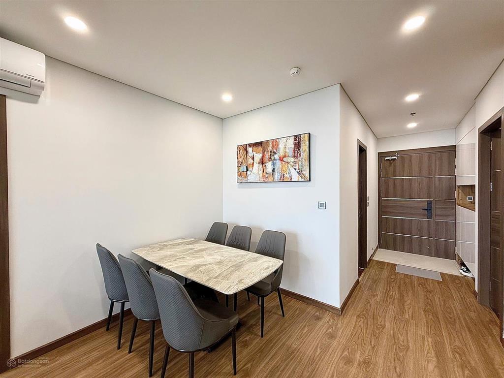 Chuyển nhà cần bán căn 3pn 101m không đối rác, tầng cao đẹp, bán nhanh để giá tốt