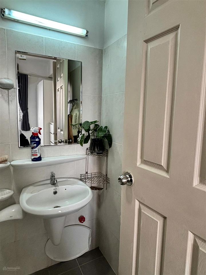 Cho thuê cc bình khánh, 2pn, căn góc 66m2, lầu cao, 3 mặt thoáng, view mai chí thọ
