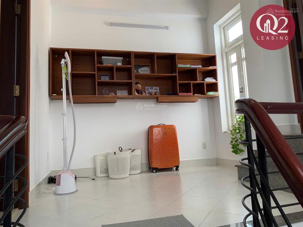 Bán nhà thảo điền có sân vườn đẹp, diện tích 120m2, xe hơi về đến nhà, có chỗ đậu xe, sẵn sổ 23.5tỷ