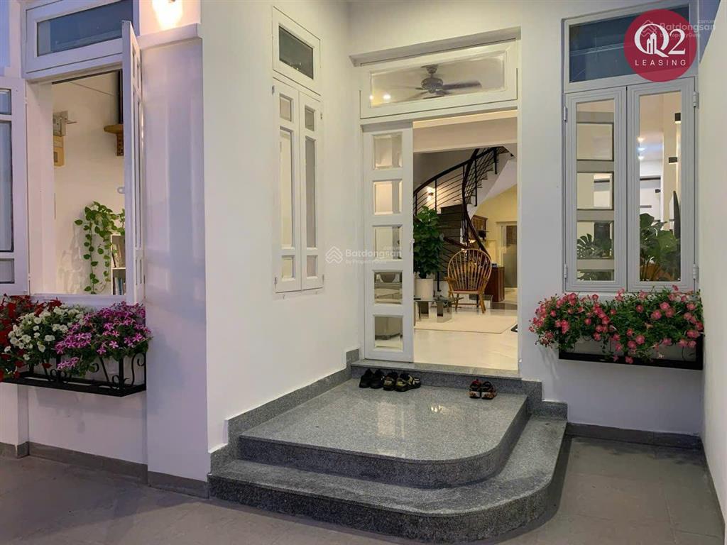Bán nhà thảo điền có sân vườn đẹp, diện tích 120m2, xe hơi về đến nhà, có chỗ đậu xe, sẵn sổ 23.5tỷ